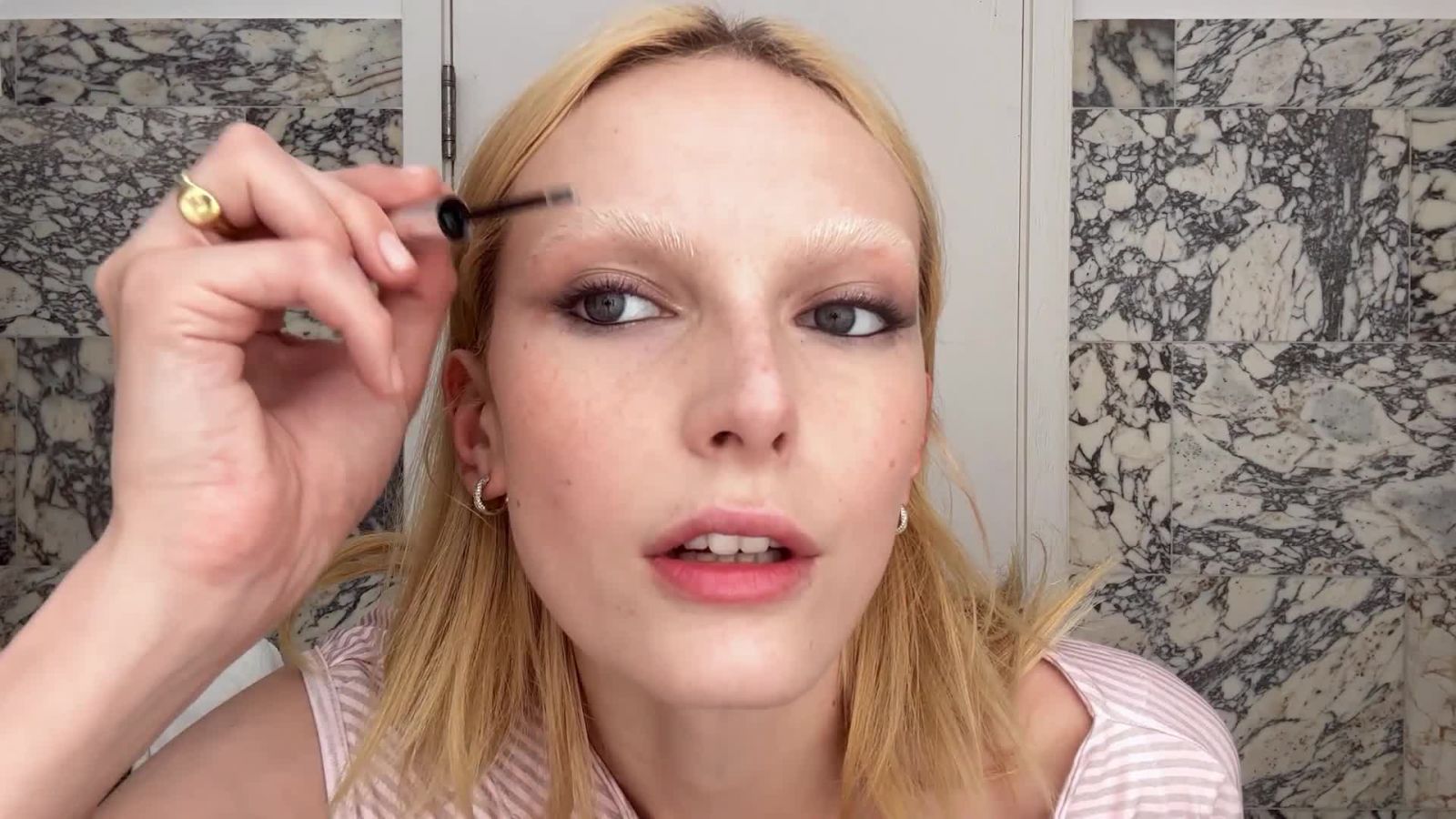 Alex Consani Shares “All the Tips” for Creating a Smoldering, Tom-Ford-Inspired Smoky Eye